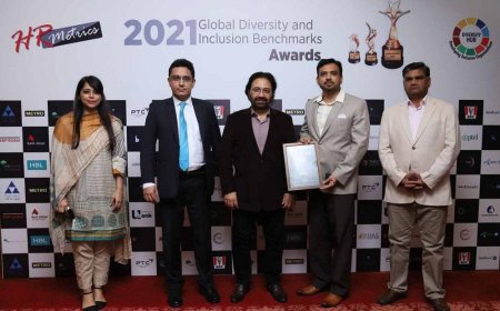 PTCL Gets Recognition for its Communication and Social Responsibility