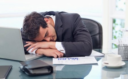 Hypersomnia Learn About Its Symptoms and Treatment