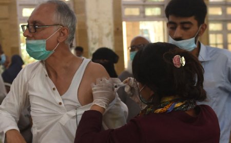 Mobile SIM blocked if vaccine is not given, Sindh government warns