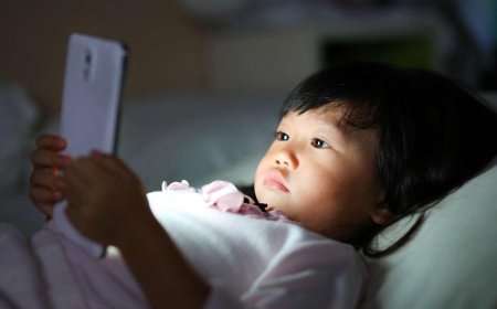 8 Reasons Why Children Shouldn't Use Smartphones