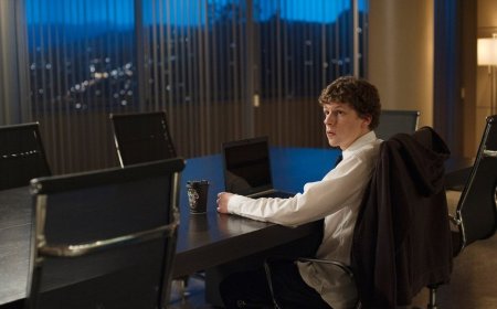 Top-5 movies about the influence of social networks