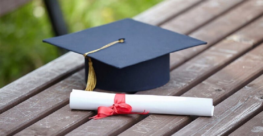 Can every PHD degree holders teach?