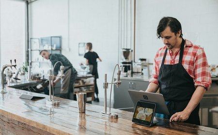 Overdue Invoice Escalation: Professional Collection Workflows and Legal Steps