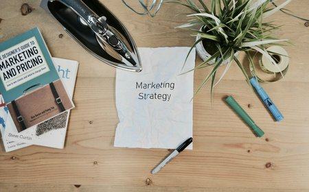 Marketing ROI vs. ROAS: How to Measure True Campaign Profitability and Attribution