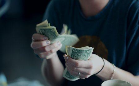 How to Negotiate Lower Credit Card APRs: Proven Scripts, Tactics, and Retention Leverage